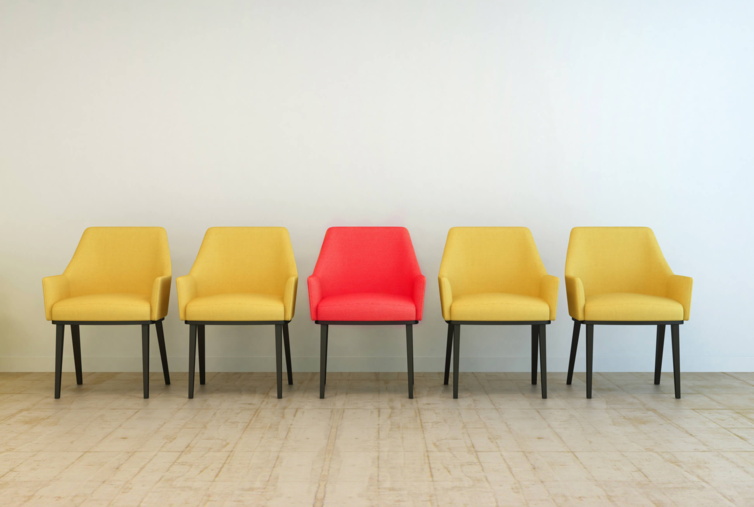 Glückliches Ehepaar vertraut auf Immobilienmakler Muster Immobilien